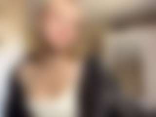 Live cam show with AdriaDegracia - Blonde Hair Cum on Milfs Live