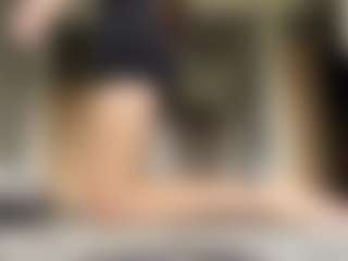 Live cam show with AkikoElftman - Average on Camming Site