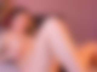 Live cam show with Amor-Si - Petite on Camsoda
