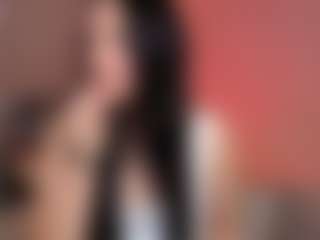 Live cam show with BellaNoir21 - Skinny on TeamSkeetLive