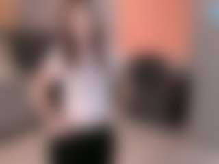 Live cam show with ClarettaMalay - Amateur Brown Hair on Camming Site