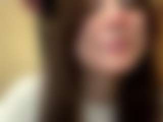 Live cam show with Kelly - Petite Teen (18+) on Dare Cams