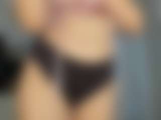 Live cam show with liawong - Teen (18+) on Camsoda