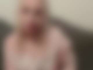 Live cam show with SadyeDobiesz - Full Nudity on Dare Cams