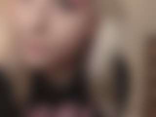 Live cam show with SadyeDobiesz - Facial Piercings on Camsoda