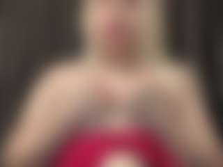 Live cam show with SadyeDobiesz - Blonde Hair Middle Aged on Camsoda