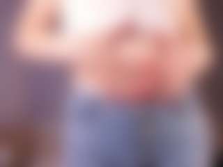 Live cam show with TessKennel - Green Eyes on Milfs Live