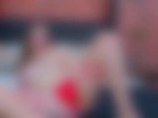 TessKennel MILF webcam performer live streaming