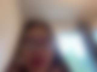 Live cam show with TressieLough - Flashing on CamClone