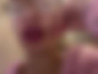 Live cam show with TressieLough - HD Teen (18+) on Camsoda