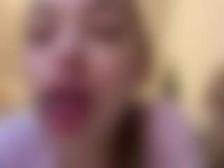 Live cam show with TressieLough - Small Tits on x69.live