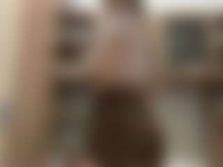 Live cam show with TressieLough - Camel Toe on Latina Girls