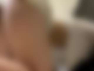 Live cam show with TressieLough - Skinny on Camsoda