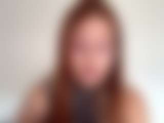 Live cam show with EstaHolzworth - Skinny on Camsoda
