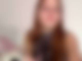 Live cam show with EstaHolzworth - Red Hair Amateur on nudelive.tv