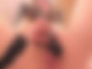 Live cam show with Lunneth - Cum on StripNow