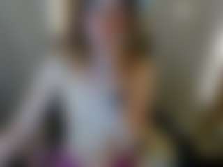 Live cam show with Lunneth - New Brown Eyes on Stripli.com