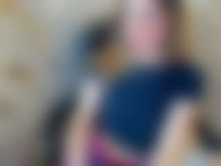 Live cam show with Lunneth - New Small Tits on intimatelivegirls.com