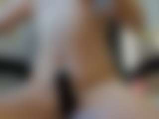 Live cam show with Lunneth - Tease on SpunkLive