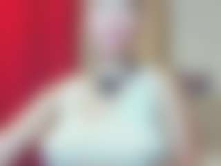 Live cam show with DangerSimona - Flashing on Livezox