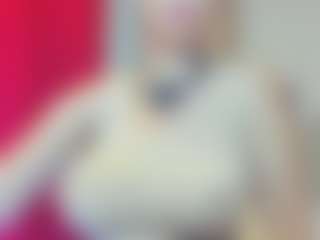 Live cam show with DangerSimona - Shaved Pussy Mature on intimatelivegirls.com