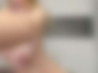 Live cam show with florawinx - Moaning on PervPlay.com