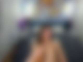 Live cam show with Ilze-Ozolina1 - Legs on livesuperchat.net