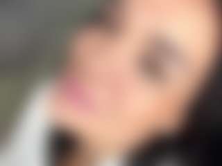 Live cam show with Ely - Fingers on CamClone