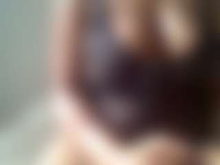 uwerashams's Live Sex Cam Show