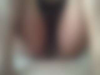uwerashams's Live Sex Cam Show