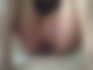 uwerashams's Live Sex Cam Show