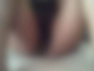 uwerashams's Live Sex Cam Show