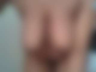 uwerashams's Live Sex Cam Show