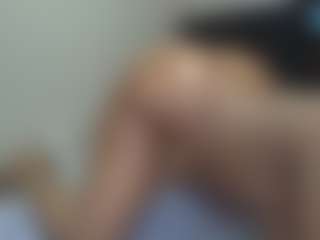 uwerashams's Live Sex Cam Show