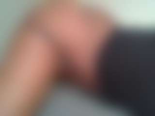 uwerashams's Live Sex Cam Show