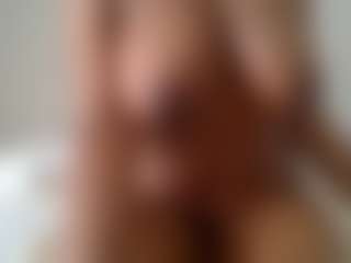 uwerashams's Live Sex Cam Show