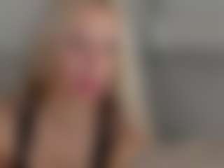 Live cam show with ValeriFoxy - Spank Mature on live18s.com