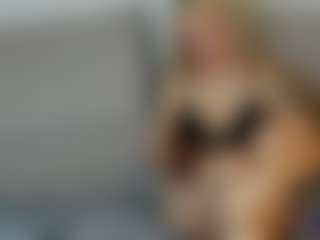 Live cam show with ValeriFoxy - Spank Mature on TottyGirls