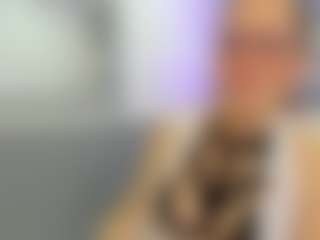 Live cam show with CataleyaReed - Mature Middle Aged on 1on1-livenow
