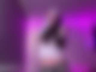 Evelyn's Live Sex Cam Show