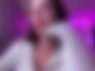 Evelyn's Live Sex Cam Show