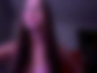 Evelyn's Live Sex Cam Show