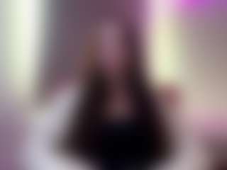 Live cam show with Evelyn - Brown Hair Teen (18+) on Camsoda