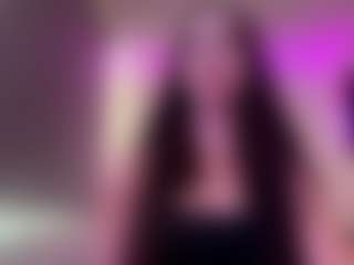 Evelyn's Live Sex Cam Show