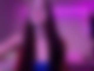 Live cam show with Evelyn - Athletic College on StripNow