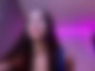 Evelyn's Live Sex Cam Show