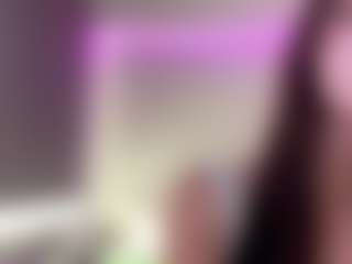 Live cam show with Evelyn - New Bedroom on sexylive.show
