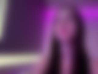Evelyn's Live Sex Cam Show