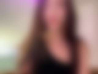 Live cam show with Evelyn - Athletic on AdultVida.com