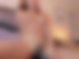 Live cam show with KissMeAri - Athletic Shaved Pussy on 1on1-livenow